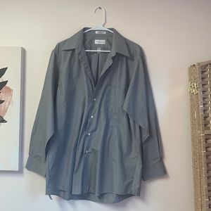 Men's Van Heusen Grey Button Up